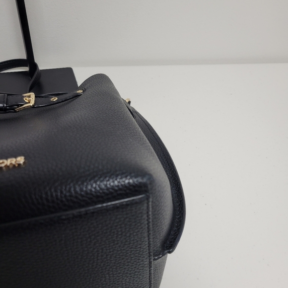 Michael Kors Emilia Small Bucket  Messenger Crossbody Bag. - Picture 11 of 16